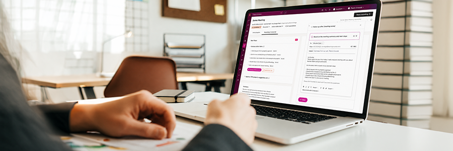 Imagem de uma pessoa escrevendo um e-mail pelo HubSpot